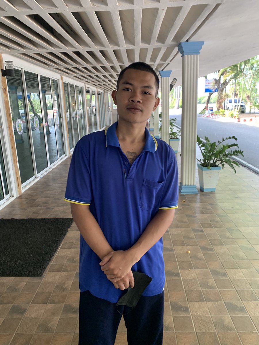 Mikee90662840's tweet photo. ใครอยู่ไกล้��นี้ยกมือขึ้น5555😁💂‍♂️อีก10เดือนปลด https://t.co/vhRBqersQQ