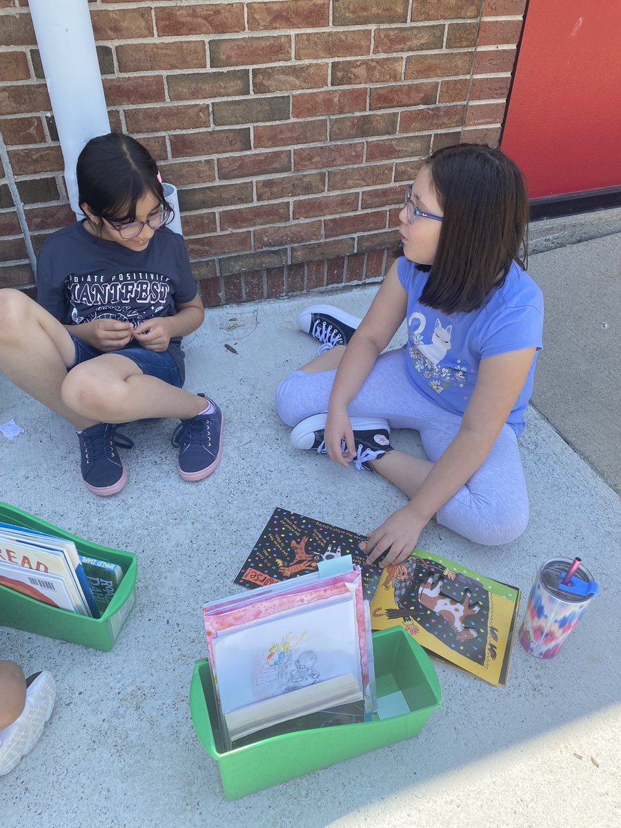 Partner reading in the sunshine📚☀️ #wearelamphere <a href="/hillerwildcats/">Hiller Elementary | The Lamphere Schools</a>