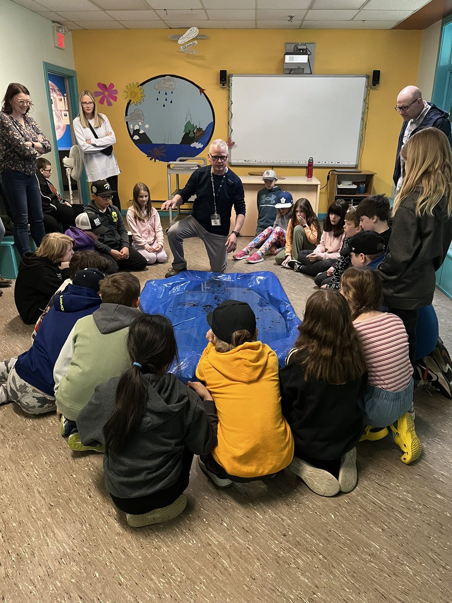 Newtown Elementary tweet media