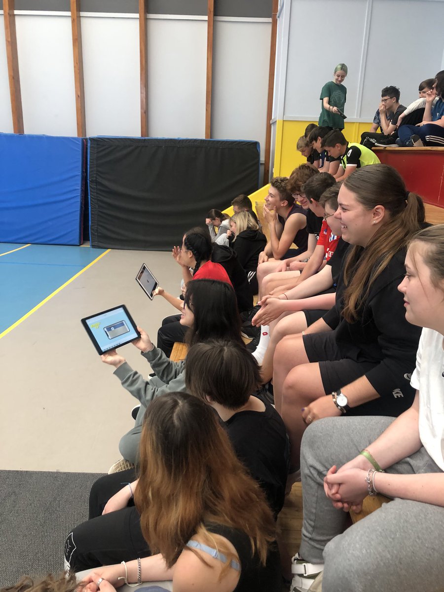 MadameMayer's tweet photo. Dernière présentation avant le départ pour Paris et la finale nationale du concours CGénial pour les 3 représentants du @clgBouligny . Très beau travail d’équipe !💪🏼👏🏻🤞🏼@LoicBetting @Classe_Denis https://t.co/AtV7M3HAjC