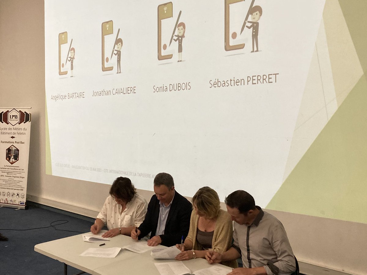 Dsden23's tweet photo. Inauguration du #CLEE Sud Creuse qui vise la mise en place d’actions concrètes de rapprochement entre l’éducation nationale et le monde de l’entreprise au service du parcours des élèves. Merci aux initiateurs et aux partenaires. @aclimoges @CDrucker_Godard https://t.co/epdJmTxWEj
