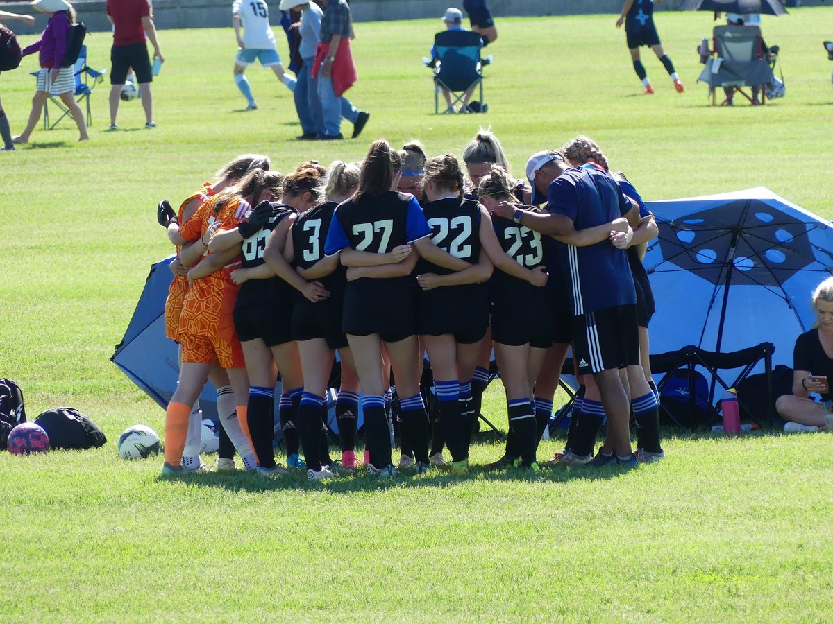 emmamccarthy24's tweet photo. @RealColoSoccer Day 3⭐️⭐️⭐️A third and final win to end off the weekend! 1 goal and lots of opportunities created👏🏼 @Solar06FDL https://t.co/C4DoxWMwh2