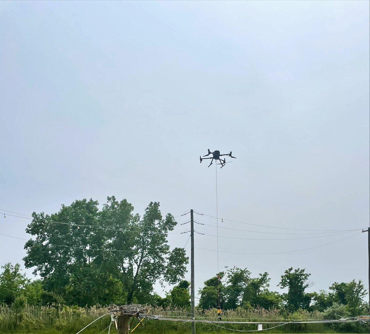 MyBGE's tweet image. #UMBCengineering students showcased their gas and drone-focused capstone projects at BGE’s Uncrewed Aerial Systems (UAS) training facility last week. The students collaborated on their inventions with the BGE Innovation, UAS, and Gas teams. @UMBC @UMBC_CBEE #innovation