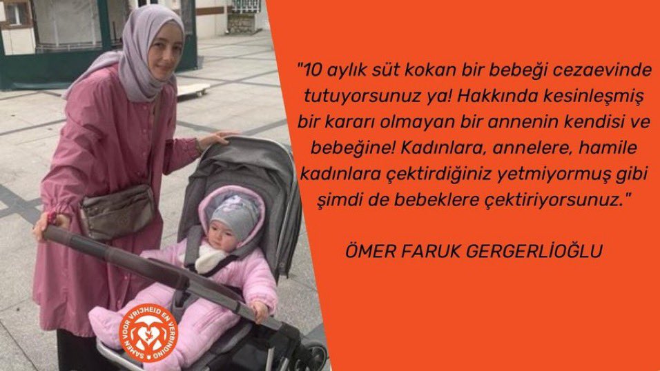 insan_sevgisii's tweet photo. 10 aylık Kübra bebek 16 mayıstan beri tanıştığı demir parmaklıklar ardında…

15 gündür 10 aylık bebek cezaevinde..

Bebek ve cezaevi…

Nasıl aynı cümlede olur 

@AvOzlemZengin ?

#BugunGunlerdenGalatasaray 

OnAylıkKubra TahliyeOlsun https://t.co/HwCmHaUFT4