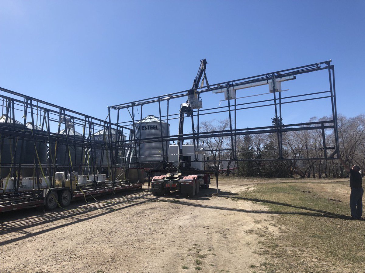 DiamondDoorsInc's tweet photo. Couple of pictures from a recent Diamond door delivery.

We don't just make installation more accessible by having doors arrive fully assembled, pre-wired, and finish painted; 

We also have cranes/pickers unloading the door directly at your site.

#DiamondDoors #doorinstallers https://t.co/1hSERVOAl8