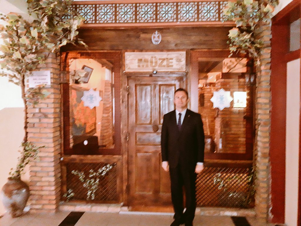 Konya İl Eğitim Tarihi Müzesi (@konyailegitim42) on Twitter photo Tarih öğretmeni Sayın Ercan Aslan'ın öncülüğünde hazırlan "Seydişehir Seyyid Harun Anadolu Lisesi Müzesi" görülmeye değer bir müze olmuş.
<a href="/gokhanmurat1/">Murat YİĞİT</a> <a href="/servetal61/">Servet ALTUNTAŞ</a> <a href="/tahirkibar/">Tahir Kibar</a> <a href="/konyamem/">Konya İl MEM</a> #seydişehir #seyyidharunanadolu #Müze #Konyailegitimtarihimuzesi #Lisemüzesi Tarih öğretmeni Sayın Ercan Aslan'ın öncülüğünde hazırlan "Seydişehir Seyyid Harun Anadolu Lisesi Müzesi" görülmeye değer bir müze olmuş.
<a href="/gokhanmurat1/">Murat YİĞİT</a> <a href="/servetal61/">Servet ALTUNTAŞ</a> <a href="/tahirkibar/">Tahir Kibar</a> <a href="/konyamem/">Konya İl MEM</a> #seydişehir #seyyidharunanadolu #Müze #Konyailegitimtarihimuzesi #Lisemüzesi