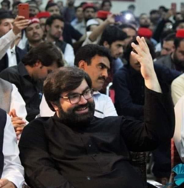NazarBuneri's tweet photo. The demands of justice should be fulfilled and the facilitators of the murderers should be punished
#شکور_کون_ہے https://t.co/alUUFoedtm