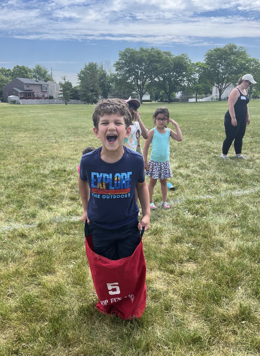 Miss Cross tweet media