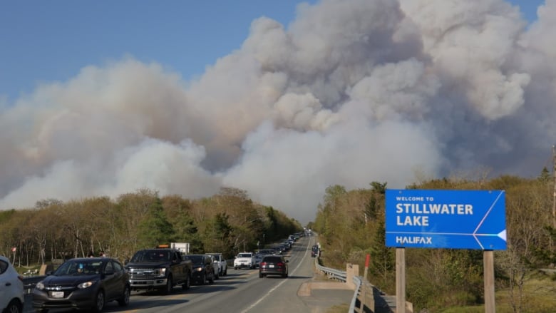 🏚 D'après les premières estimations, au moins 200 structures ont été endommagées/détruites par l'incendie près de la ville de #Tantallon et de #Halifax dans la province de la #NouvelleÉcosse au 🇨🇦

🔥 A l'autre bout de la province, un autre incendie proche de #Shellburne a déjà