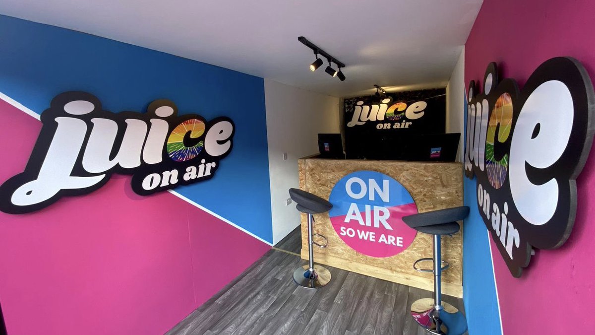 RadioWatcher's tweet photo. Belfast radio station to celebrate fifth birthday with pop-up spot for aspiring broadcasters https://t.co/jmFFI3tVqg
#northernireland #radiostationnews #juicefm #belfast #ukradio #communityradio https://t.co/daVRgLbKHo