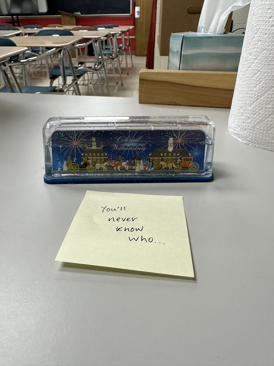 A sneaky Senior left me a present I think?  Who could it be🤔