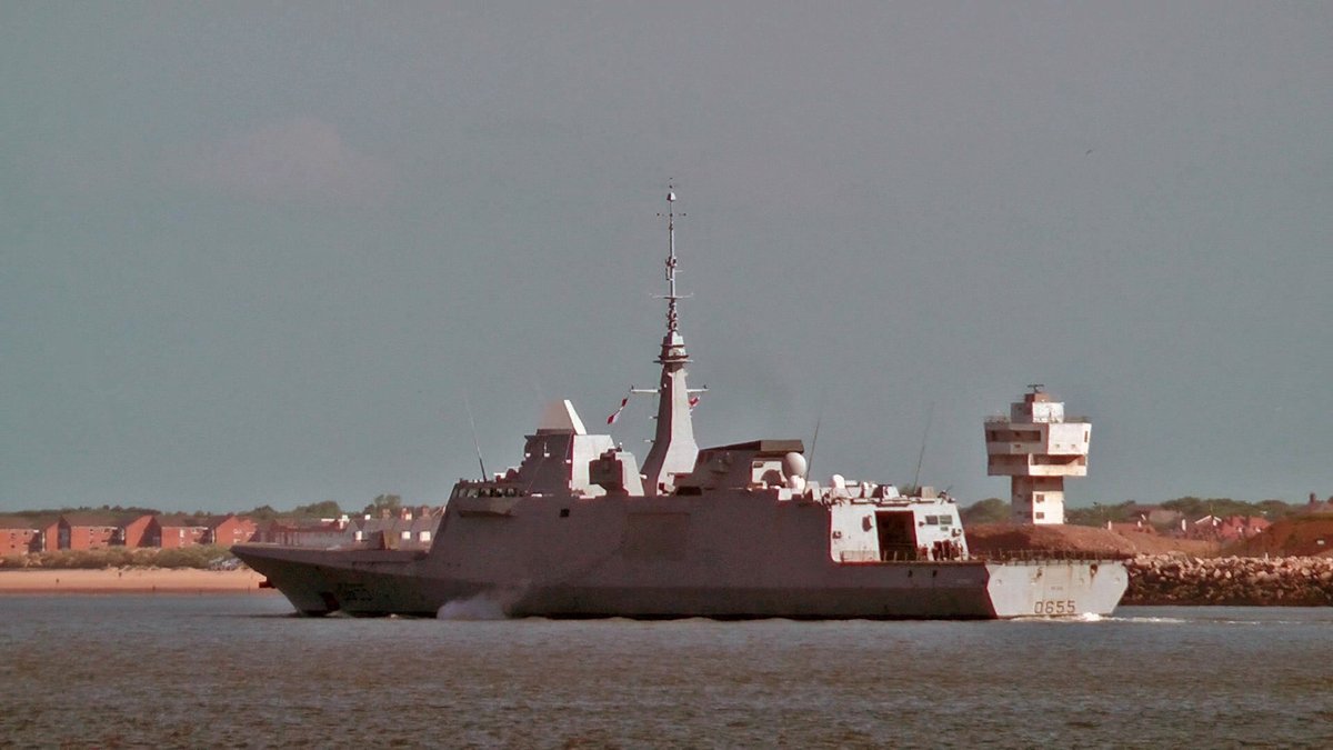 French Naval Frigate Bretagne (D655) departing Liverpool after her 5 night stay in the city. Safe travels.
VIDEO >>>> youtu.be/36AHm_EU0C0
#merseyshipping #boa80 #d655 #bretagne
