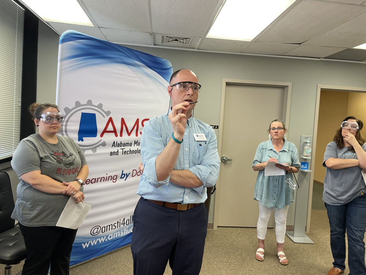 ahk10's tweet image. Kicking off summer with a professional learning opportunity with @chollow377 @AmstiUAH @AMSTI4all  #AMSTI4ME23 with my old Auburn lab partner @TheLauraB