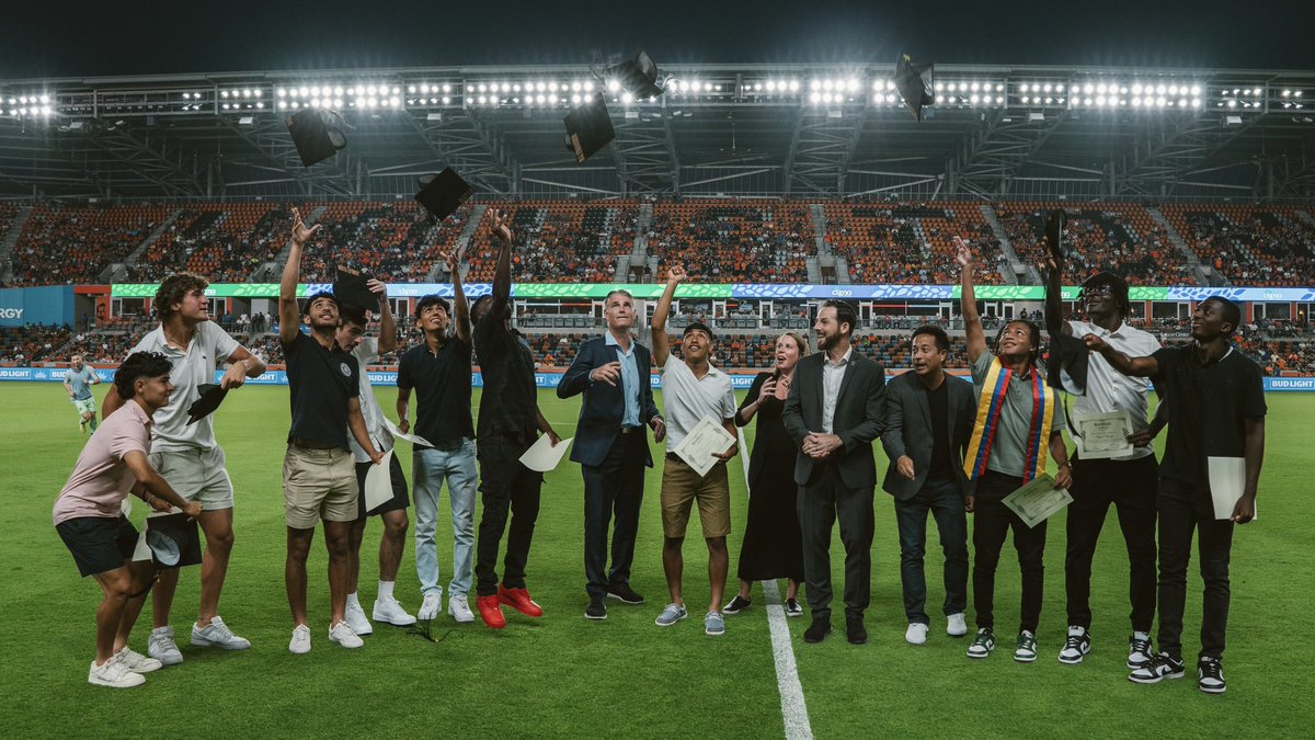 Holding it Down in the classroom and on the pitch! 

Congratulations to our class of 2023 graduates!🎓🤘

#HoldItDown