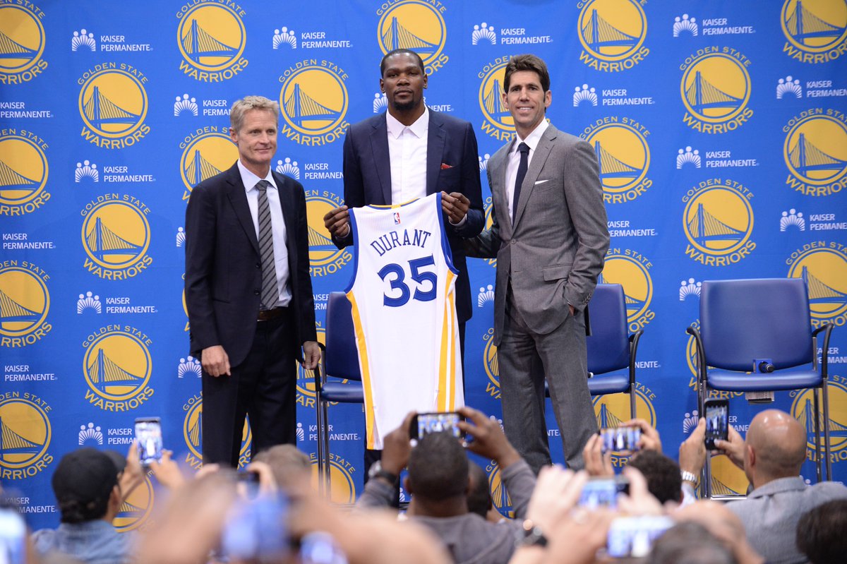 BleacherReport's tweet photo. Bob Myers' time in Golden State:

2012: Drafted Draymond
2014: Hired Steve Kerr as HC
2014-15: First 🏆
2015-16: 73-9 record, made Finals
2016: Signed KD
2016-17: Second 🏆
2017-18: Third 🏆
2018-19: Made Finals
2021-22: Fourth 🏆 https://t.co/xbRl3HSO46