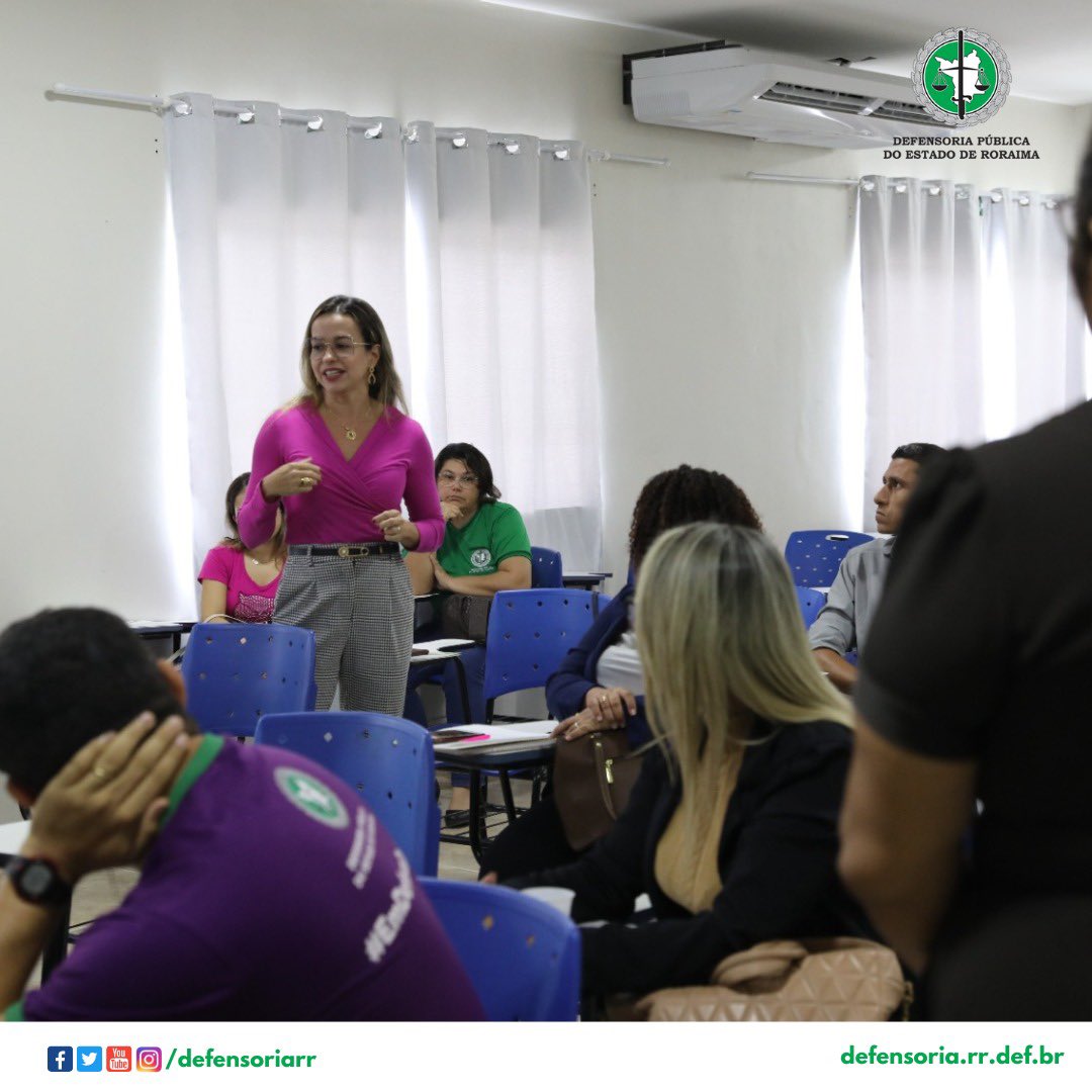 DefensoriaRR's tweet photo. 📄Uma orientação de normas de português para a elaboração de cartilhas da Defensoria Pública do Estado de Roraima (DPE-RR) foi realizada na manhã desta terça-feira (30), pela professora Dra. Ray Rodrigues.
#defensoriapublica #dperr #cartilhas https://t.co/SWlkPRuok9