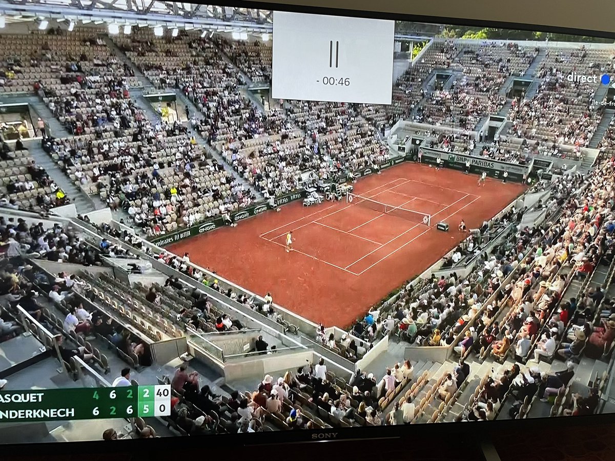 C’est beau un stade plein. Quel engouement du public français encore une fois. Et dire que j’ai passé trois jours à essayer de trouver une place. En fait, c’est guichets fermés toute la quinzaine 😂

#RolandGarros #RG2023