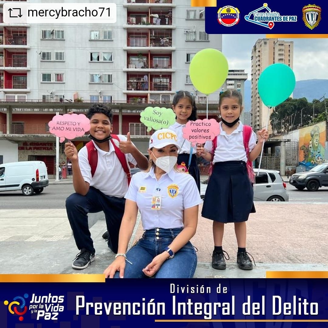 Desde el CICPC seguimos construyendo espacios de paz en la escuela, por ello nuestra oficinas en todo el Territorio Nacional están disponibles para atender su solicitud y juntos sumar a la paz. Escríbenos 
<a href="/douglasricovzla/">Douglas Rico</a>
@mercybracho71
<a href="/cicpcprevencion/">PREVENCIÓN INTEGRAL DEL DELITO CICPC</a>