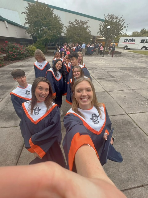 rollins_leia's tweet photo. Today was an incredible day as BYHS Seniors took part in the heartwarming "senior walk" tradition! These graduates strolled through their elementary schools in their caps and gowns. A beautiful way to celebrate their journey and inspire younger students! 🎉👏 #Rollins4CCP https://t.co/snrpdJjPZl