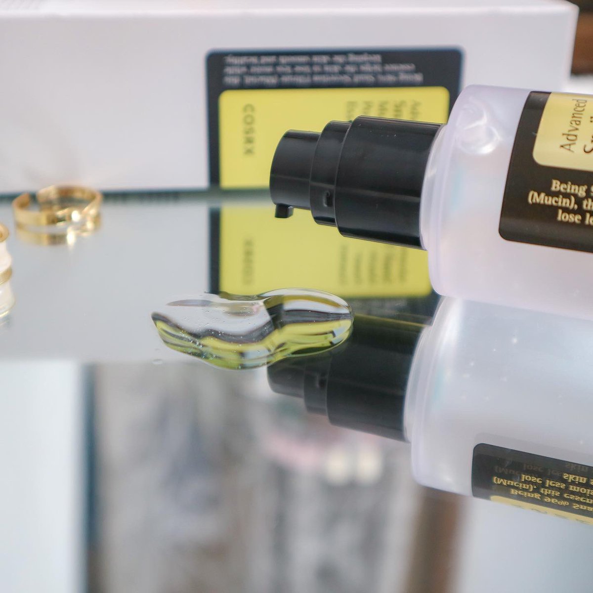 rabeautydiary's tweet photo. #RAREVIEW
✨COSRX SNAIL MUCIN POWER ESSENCE✨
9/10
Buat kulit oily kek aku, ini ga bikin tambah berminyak, recommended!!!
#skincare #cosrx #skincarereview #makeuptutorial #makeup #skincareproducts #skincareroutine https://t.co/jMxHkF8YAK