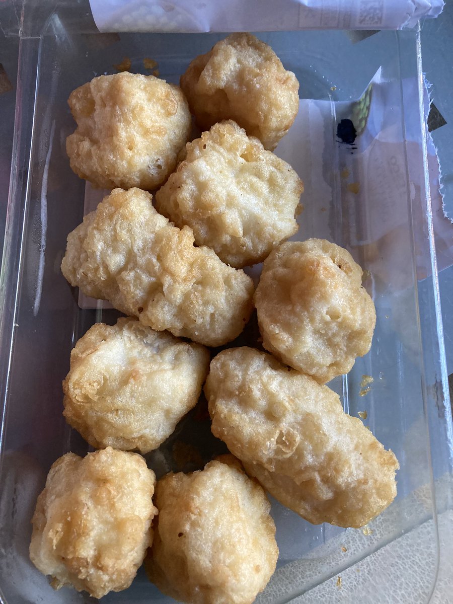 AccyAlly's tweet photo. @Tesco why do foods that serve two come in odd numbers? Cod Bites: half a pack is a portion, but there are nine! Yes…I get it that I could cut one in half..but make it easy for me and the others that don’t want to use a whole pack in one sitting! https://t.co/O8fJmIBy2I