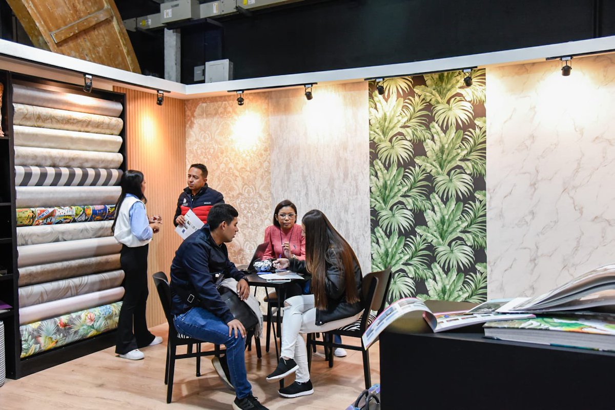 CorferiasBogota's tweet photo. ¡Empieza #Expoconstrucción y Expodiseño 2023! 👷🏻‍♀️🚧 La feria que cuenta con una nutrida muestra comercial, una completa agenda académica y contenido experiencial.

Del 30 de mayo al 4 de junio en #Corferias 🗓️

Boletería en https://t.co/drwQOmn2i9 

https://t.co/hckqqtLRHH https://t.co/QIlmpcJbFn