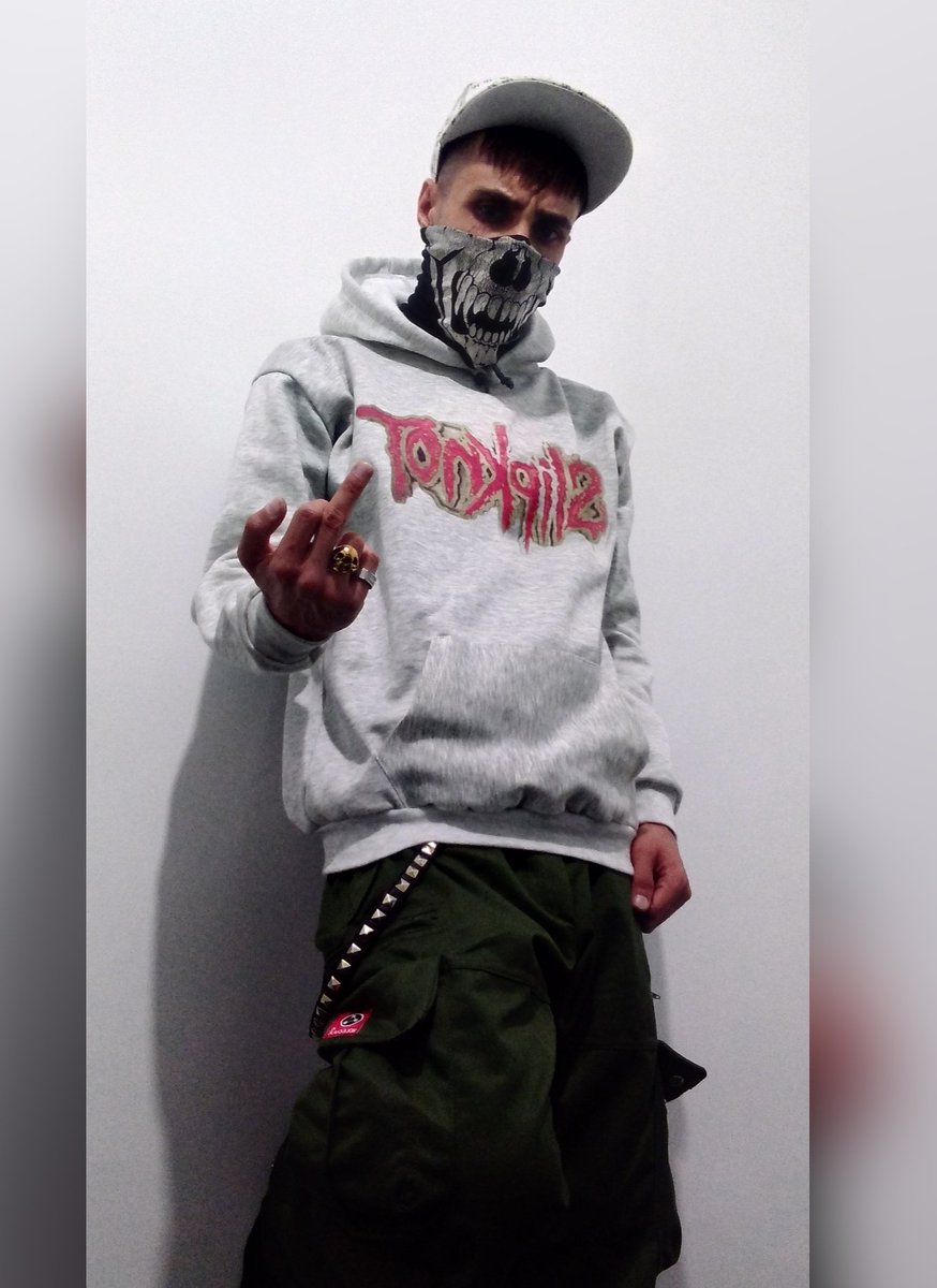 Angryywhiteboy's tweet image. Sometimes i feel like my era is over ,my time has passed i don't belong to this shit anymore,
but...fuck it ,it is what it is...
#90skid 
#numetal 
#numetalkid