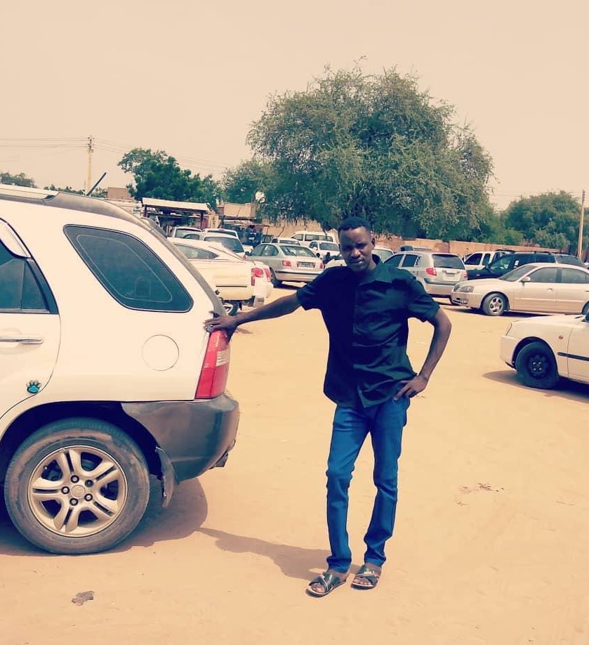 يقضون حوائجهم بالكتمان و يركضون وراء حوائجنا ليعرفوها ..