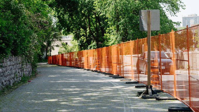 Photo of a construction site. 