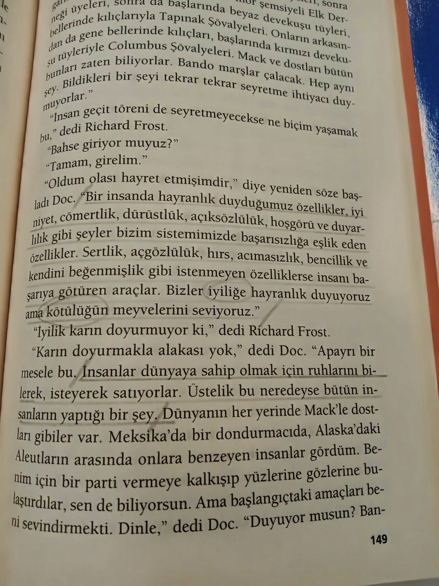 ✨'Bir insanda hayranlık duyduğumuz özellikler, iyi niyet, cömertlik, dürüstlük, açıksözlülük,
hoşgörü ve duyarlılık gibi şeyler bizim sistemimizde başarısızlığa eşlik eden özellikler...👇'
#SardalyeSokağı #JohnSteinbeck
Evet, iş merkezinde gezerken bitti, çok yoruldum📚💜