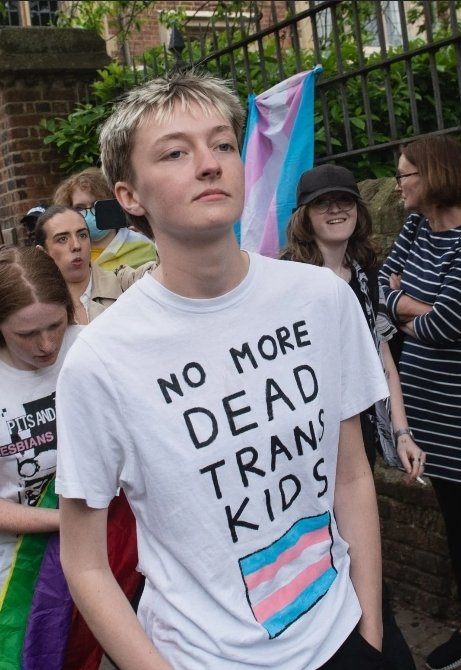 Yep. I agree with her t-shirt. Data indicates that 82% of transgender individuals have considered killing themselves and 40% have attempted suicide. We MUST stop the gender-benders indoctrinating our kids into this damaging and wrong ideology. #TransTerrorisim #OxfordUni 🤡