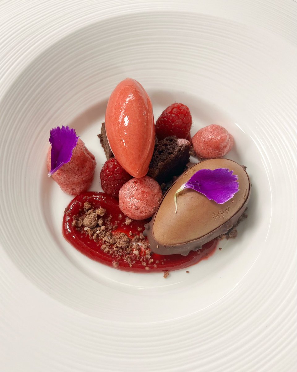 “Chocolate Raspberry Pop” our new dessert for banqueting that is completely allergy free 🍫