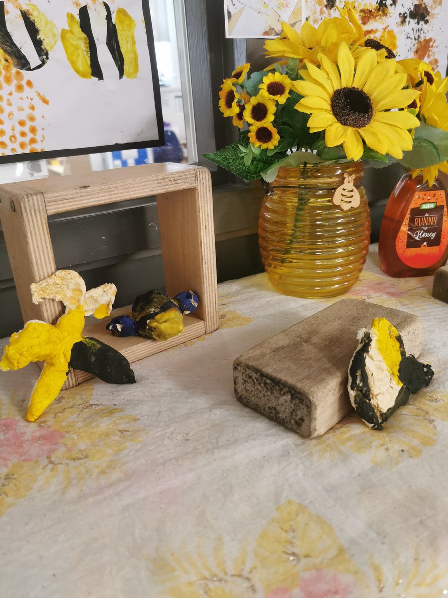 MrsIvesAAS's tweet photo. We even made bees out of salt dough and painted them🐝🖌️ https://t.co/976CkSIleB