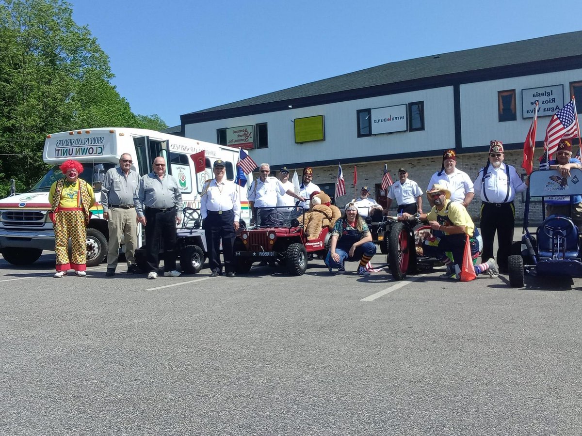 FezzysRIde's tweet photo. Thank you Lincoln and North Providence for two amazing parades! Continue supporting the fundraising efforts of Fezzy's RIde at https://t.co/Sdq6CG5N8w. https://t.co/UBzUWTbBkW