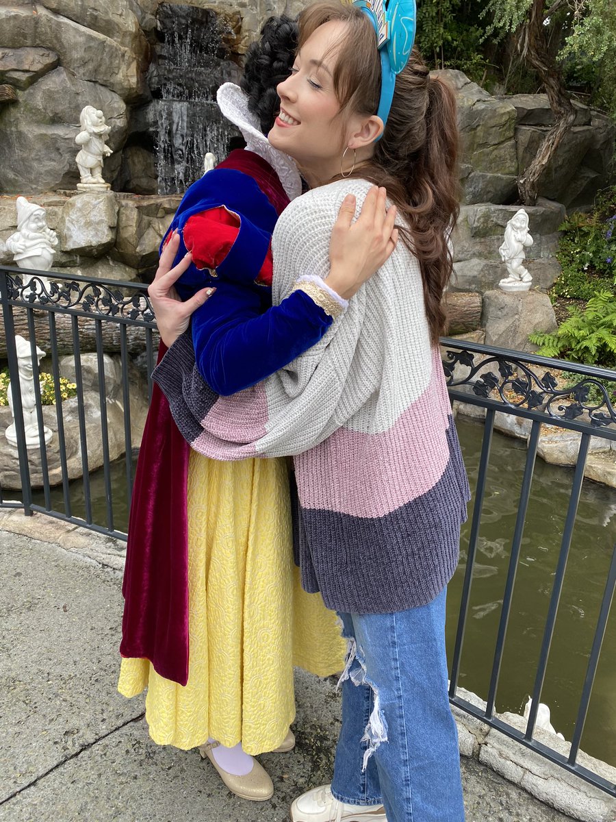 Hallie 🌿☁️ tweet media