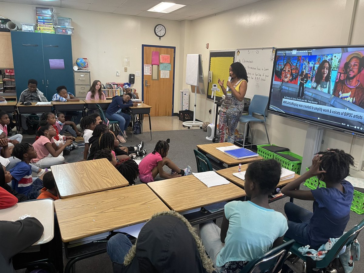 iva_ivjackson's tweet photo. My niece and local artist, @IjaCharles , dropped by @KillianSTEAMLab to talk to my classes.  Students were shocked at how much they will need the skills they are leaning. It turns  out math is very important! @franklinscsu @RichlandTwo @MEvans_KES @marlena_council @AneitraG https://t.co/974t9cJHgF