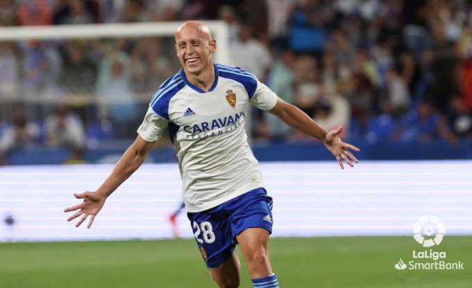 Va a seguir, Y ME ENCANTA QUE SIGA

¿Quieres que siga Mollejo?
❤️-No
🔁-Si