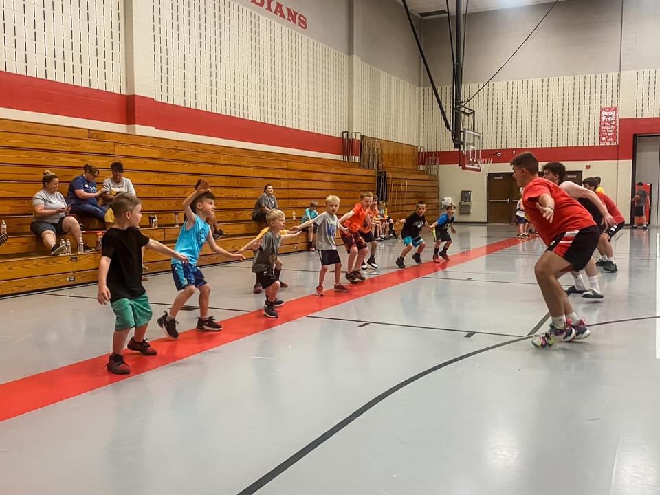 Day 1 ✔️ 

We had a great start of youth camp! Lots of future CHARGERS putting in the work! 💪🏻🏀