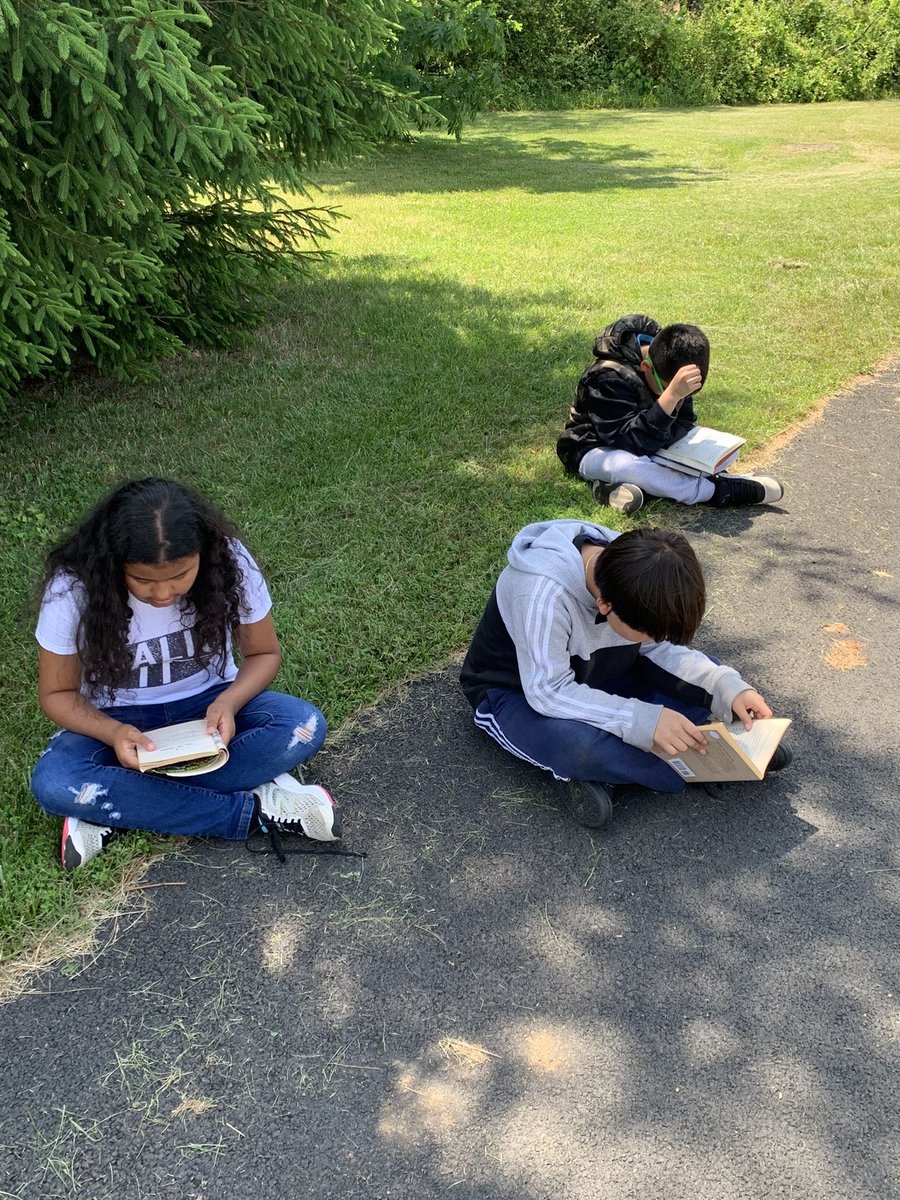 Finally remembered to take some pictures of our ABC Countdown. Today is N for nature! We were able to get outside and enjoy a book ☀️