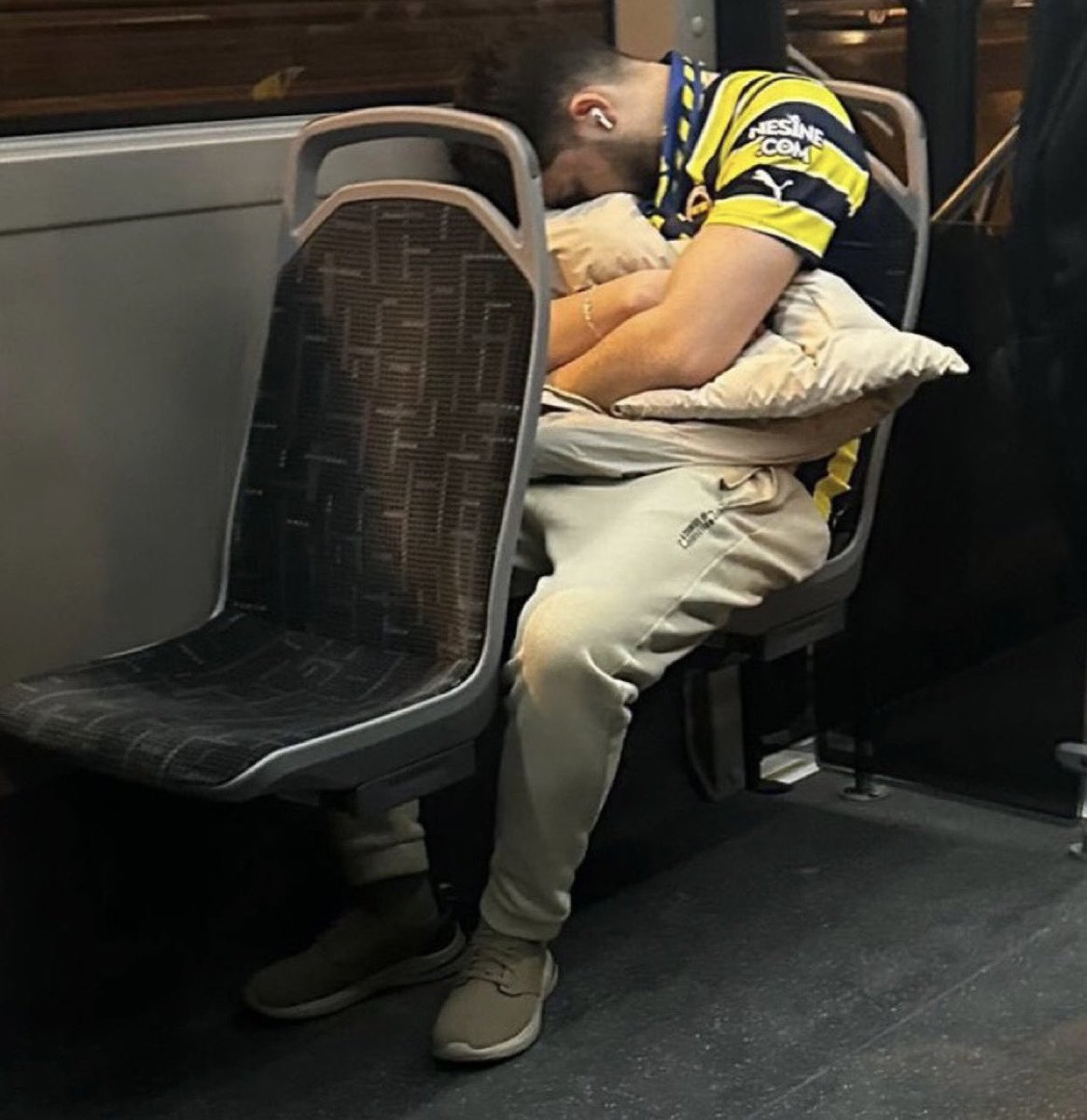 Aloske Gang (@ayiogluayi0) on Twitter photo 