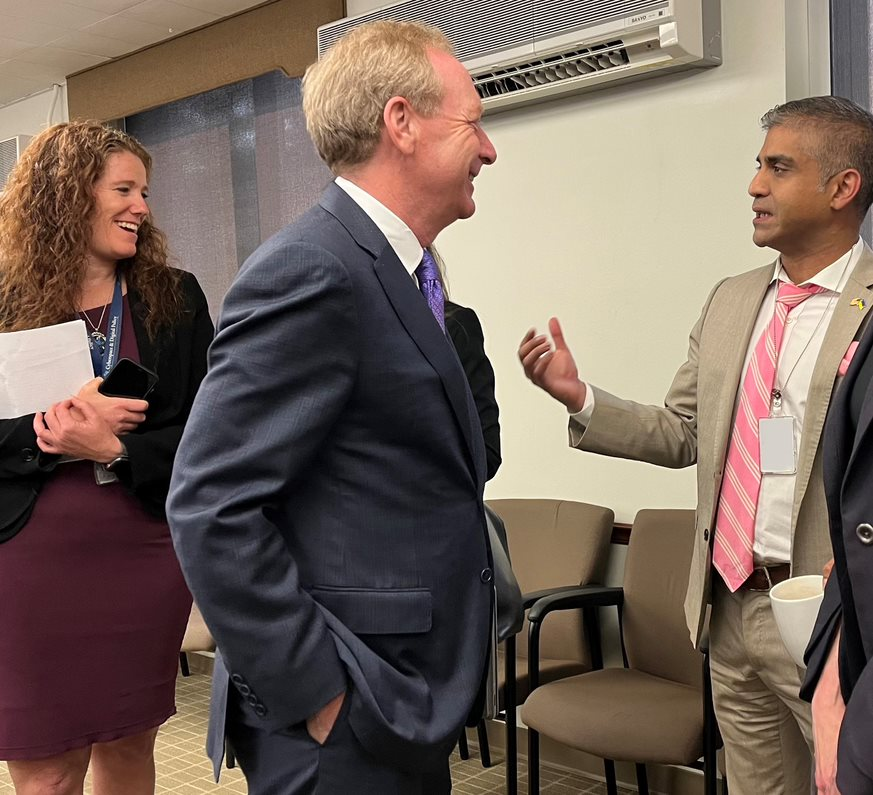StateCDP's tweet image. We’re committed to solving 21st century challenges by strengthening the tech policy literacy of our diplomatic corps. We’re proud to launch our new tech speaker series w/ @Microsoft’s president @BradSmi, who highlights the power of partnerships in a dynamic, digital landscape.