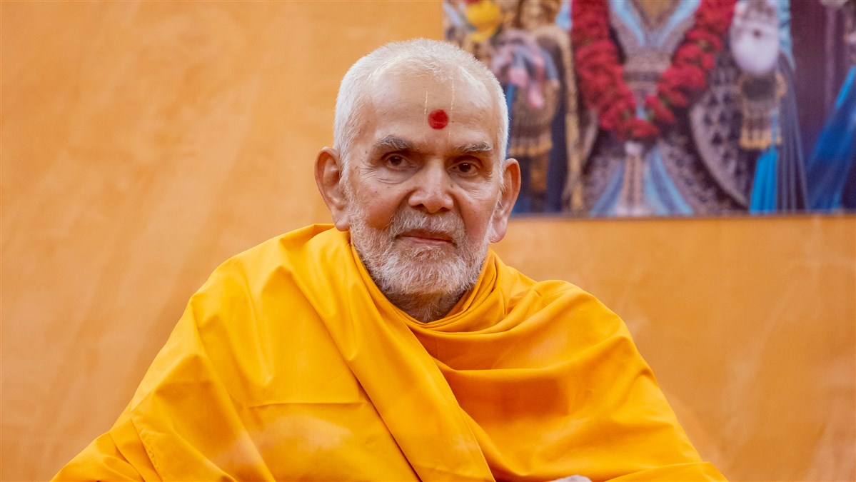 BAPS's tweet photo. Announcement: HH Mahant Swami Maharaj's Health Update, London, UK https://t.co/Bu5M4KJ5eW https://t.co/rhbGjfgmbr