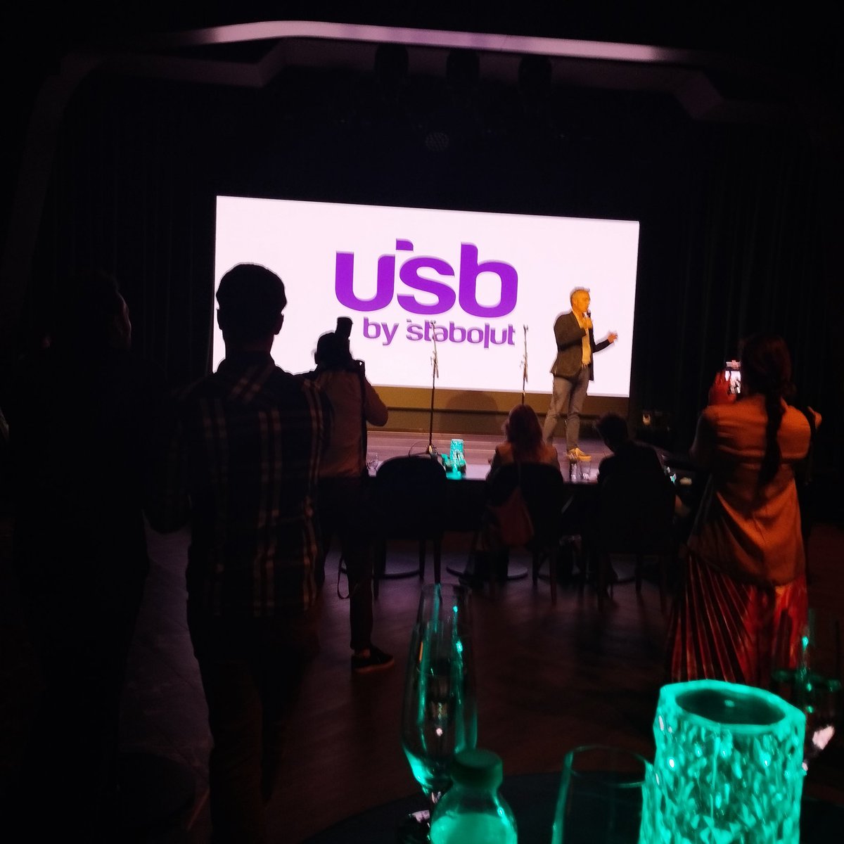 ilandero's tweet photo. USB NY stabolut. 3a opció a concurs.. #blockworldtour #blockchain #andorra https://t.co/NVvWxYErwJ