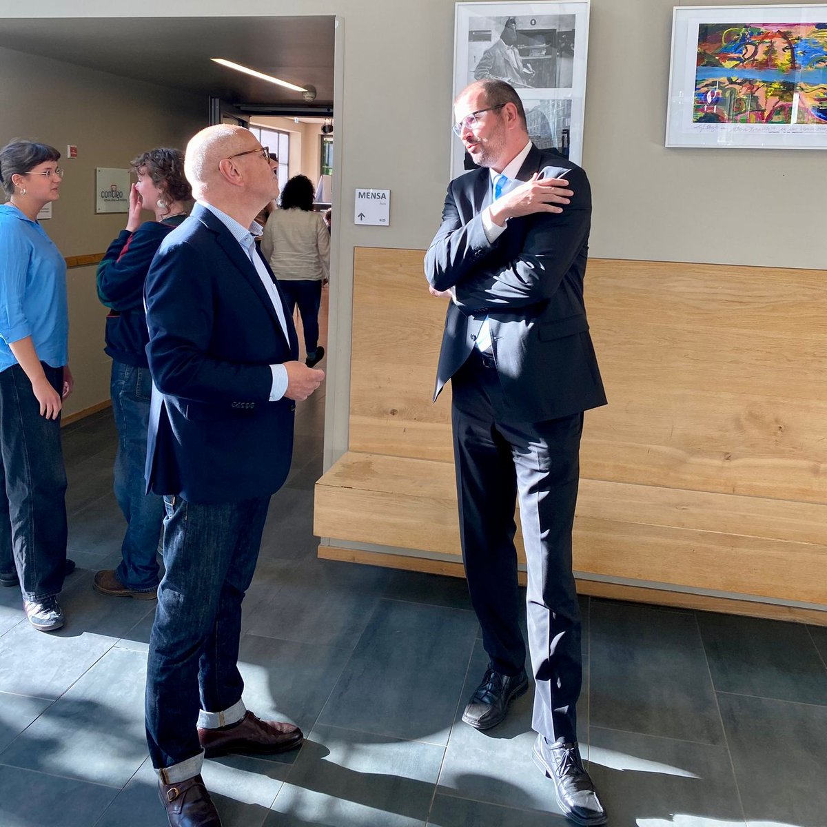 Antworten direkt vom Minister: In der Marienschule #Potsdam stellte sich Brandenburgs #Bildungsminister Steffen Freiberg heute Abend vor 50 Gästen den Fragen zu Themen wie Schulqualität, #Digitalisierung/#KI  und Kinder-+Jugendbeteiligung. #MitWirkung #Schule  <a href="/ErzbistumBerlin/">Erzbistum Berlin</a>