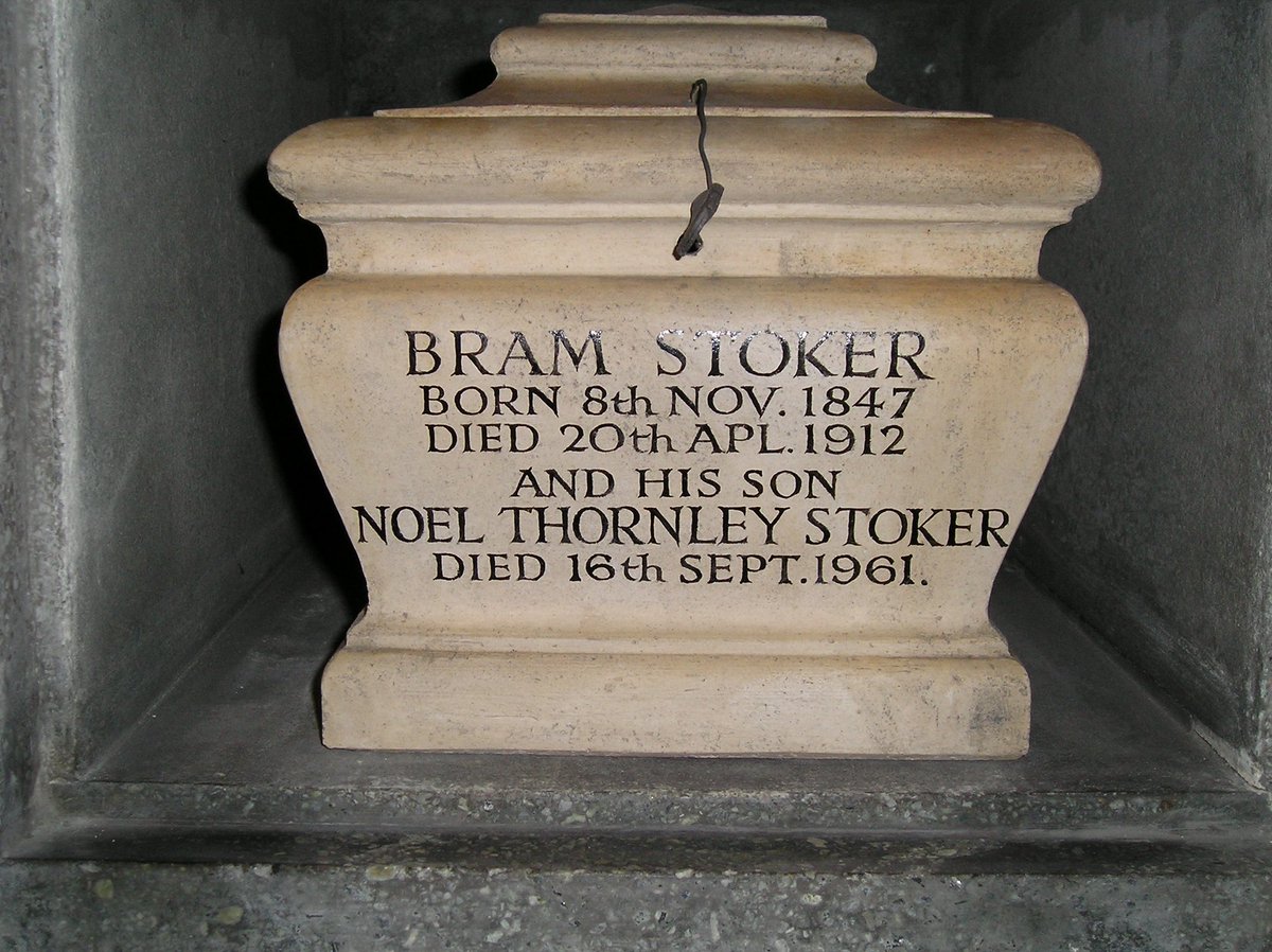 DrWalkingDead's tweet photo. If you wish to visit Bram Stoker’s remains at the Golders Green Crematorium, don’t bother. The staff is rude and unaccommodating. They won’t take ten minutes to show you the urn unless you have an appointment, claiming they are just “too busy.” 0/5 stars. NOT #findingdracula https://t.co/KmL5Zoqd9y
