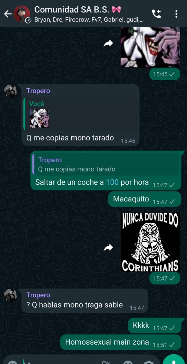 Alguém mais é assim conversando com seus amigos??