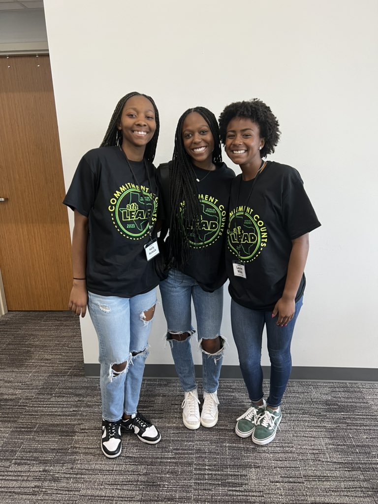 ShadowCreekVB's tweet photo. These 3 ladies are doing an amazing job representing our program at the AthLEAD conference with @MackeySpeaks ! #LEADAISD @AlvinISDAth https://t.co/nxCUAcCcY8