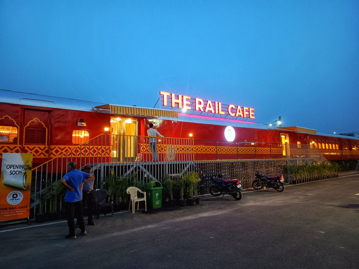 The Rail Cafe 🚃🚄 🍔🌮🌯
Restaurant Food Lovers to get a new point soon! @RailMinIndia @RailwayNorthern #IzzatNagarBareilly 
#TheRailCafe #indianrailways #food #foodlover #cafelife #restaurant #restaurantlife #restaurantdesign #Bareilly