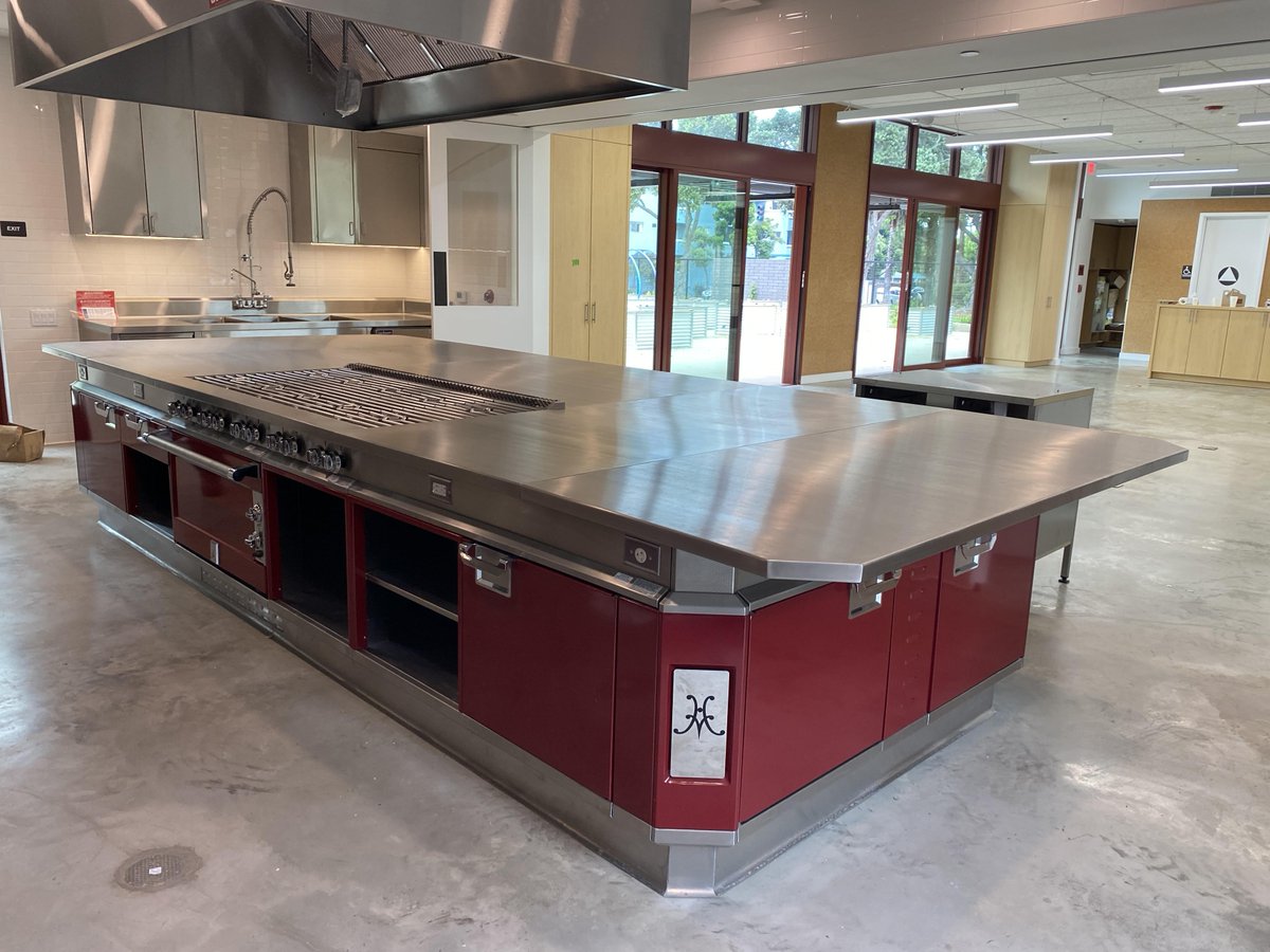 We are looking forward to seeing this cooking suite in action! 🔥
.
.
.
#foodandbeverage #backofhouse #cheflife #chefsofinstagram #miseenplace #soigné #soigne #gastronomy #worlds50best #restaurantlife #hestan #michelin #michelinguide #chefsroll #finedining #psycooks