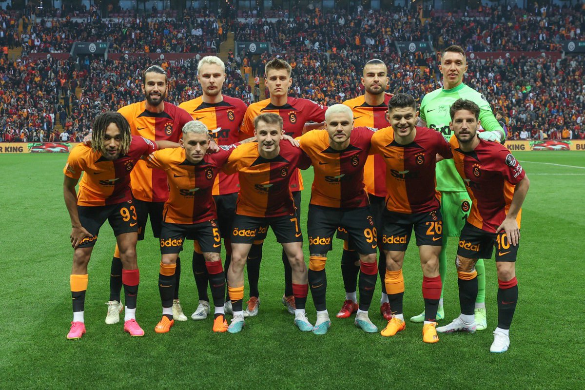 Şampiyon Galatasaray 🏆 Spor Toto Süper Lig 2022-2023 Sezonu şampiyonu olan @GalatasaraySK camiasını tebrik ediyorum.👏🏼